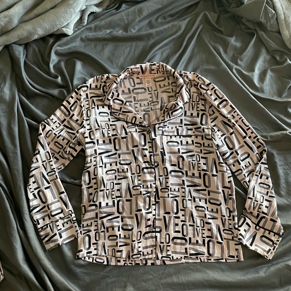 Satin/silk pink & black “Victoria’s Secret long sleeve & pants sleep/pajama set. - Picture 7 of 10